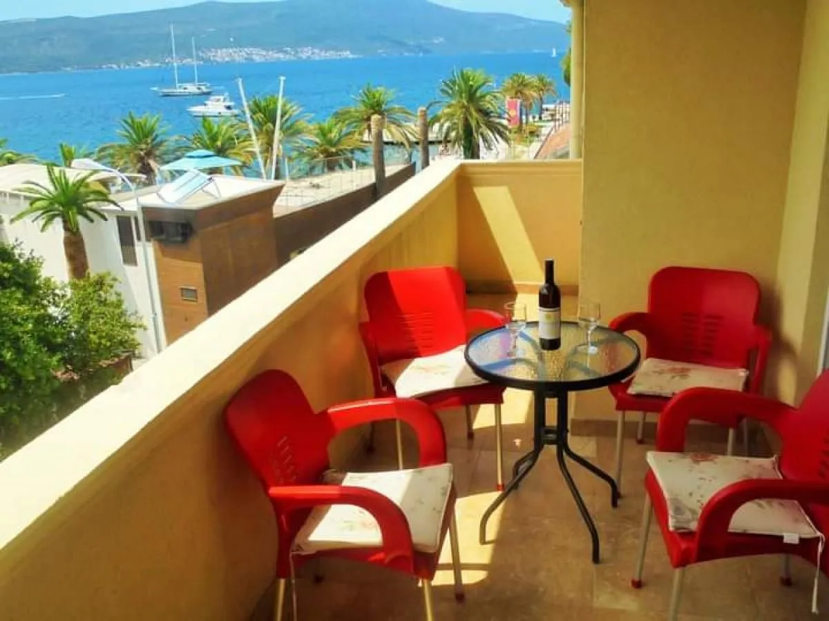 Rent, one bedroom apartment, 55m², Centar, Tivat