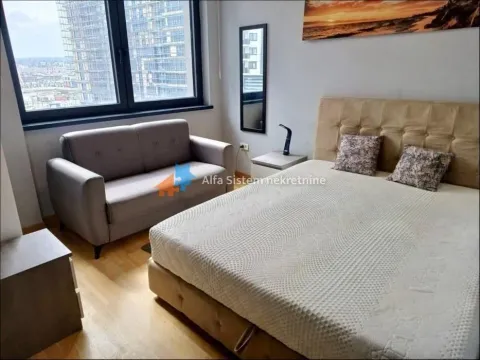 Izdavanje, trosoban stan, 83m², Savski Venac, Beograd - image 12