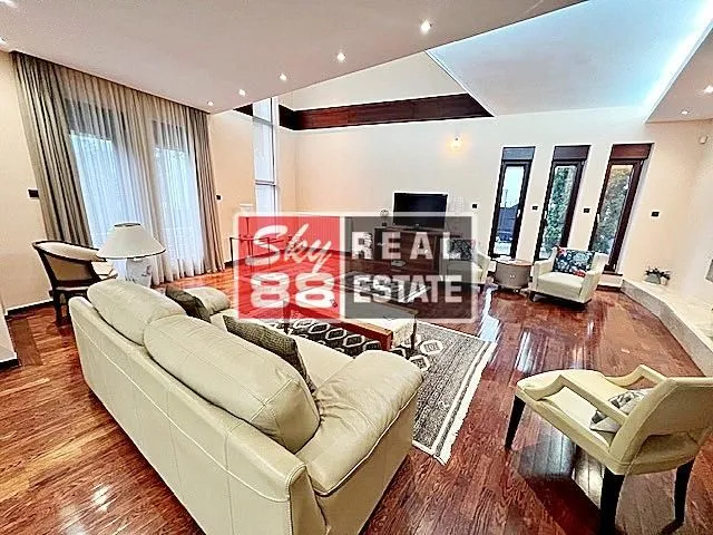 Prodaja, kuća, 371m², Savski Venac, Beograd