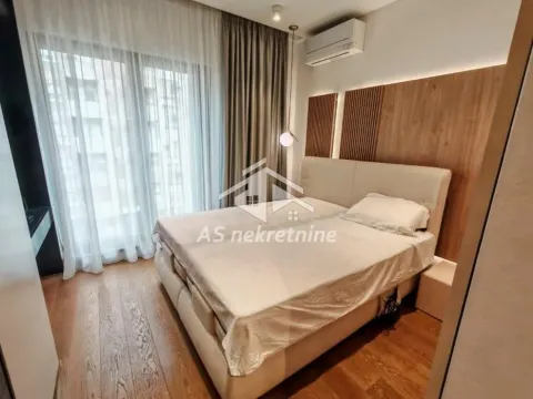 Izdavanje, trosoban stan, 100m², Savski Venac, Beograd - image 16