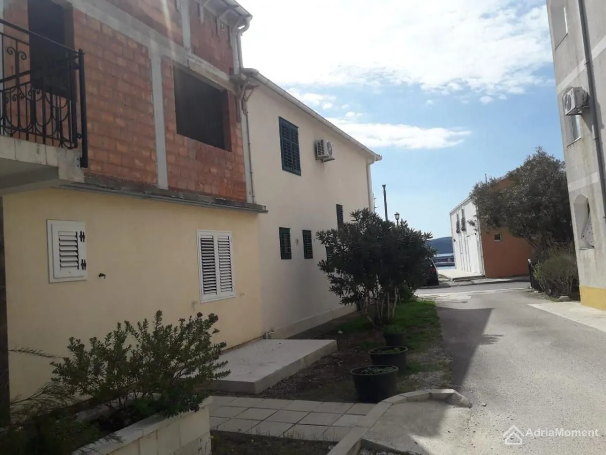 Prodaja, kuća, 105m², Donja Lastva, Tivat