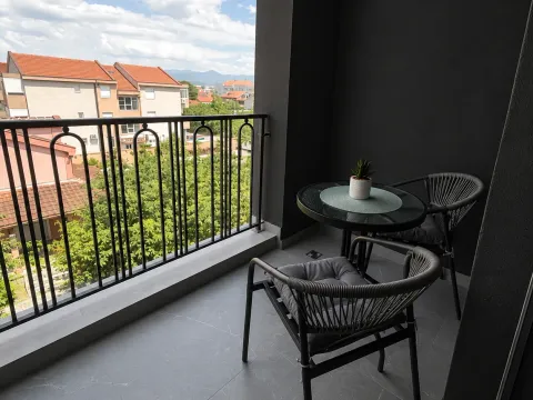Izdavanje, dvosoban stan, 68m², Zabjelo, Podgorica - image 17
