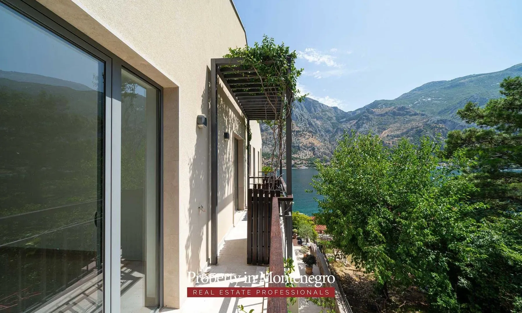 Prodaja, kuća, 520m², Muo, Kotor