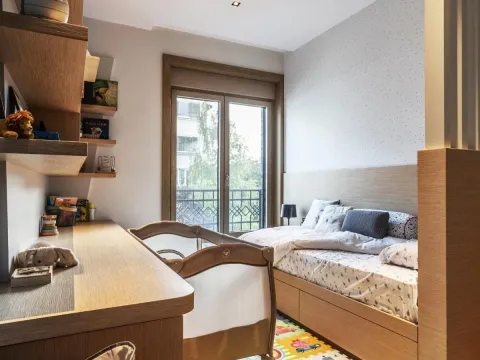 Izdavanje, četvorosoban stan, 151m², Vračar Sve Podlokacije, Beograd - image 10