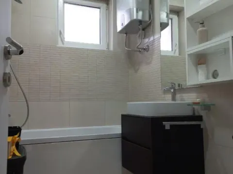 Izdavanje, stan, 180m², Stari Grad, Beograd - image 17