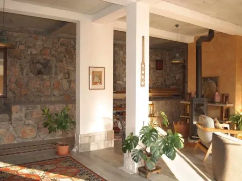 Izdavanje, kuća, 130m², Lješevići, Kotor