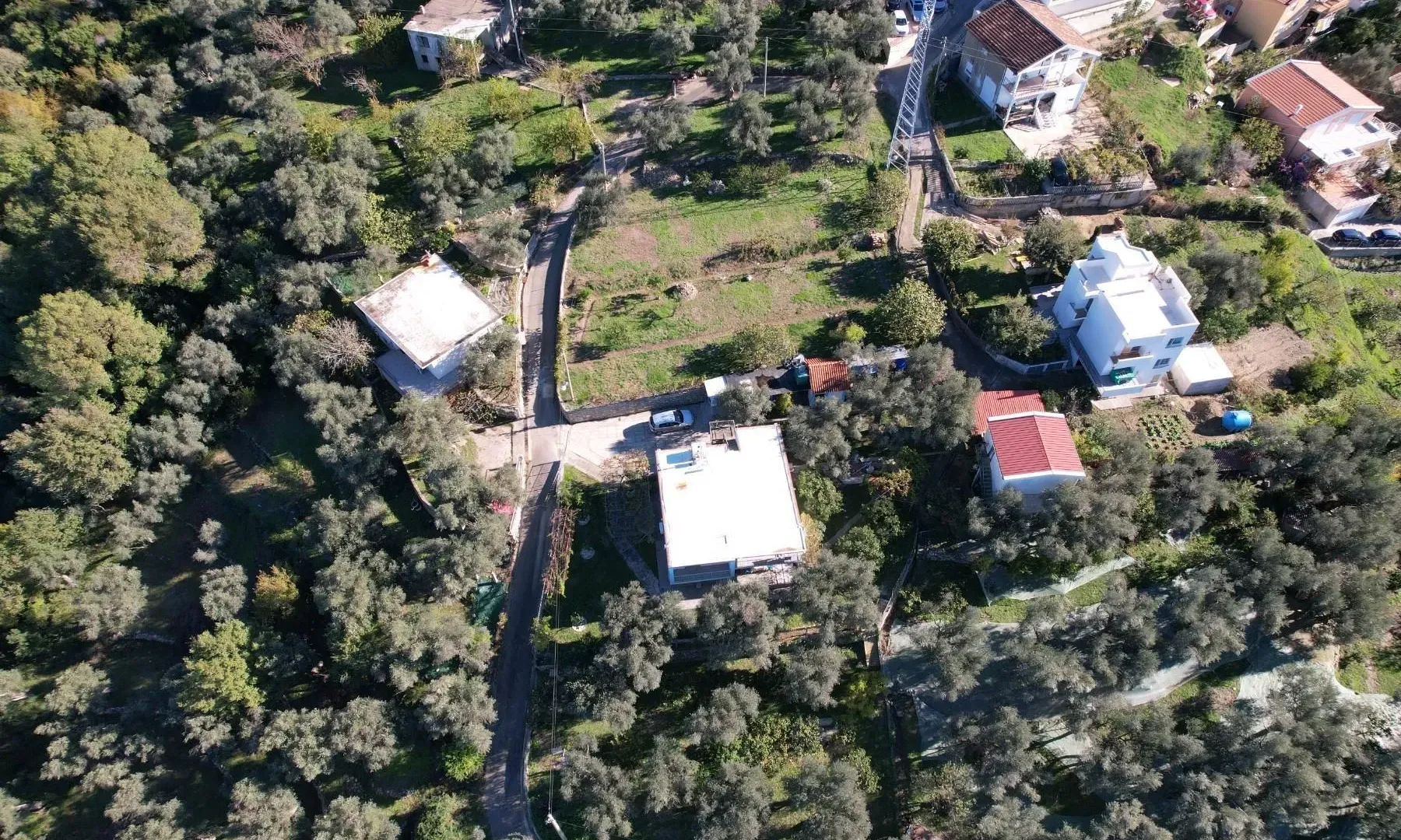 Prodaja, plac, 2400m², Bar, Crna Gora