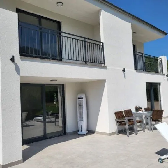 Prodaja, kuća, 180m², Kavač, Kotor