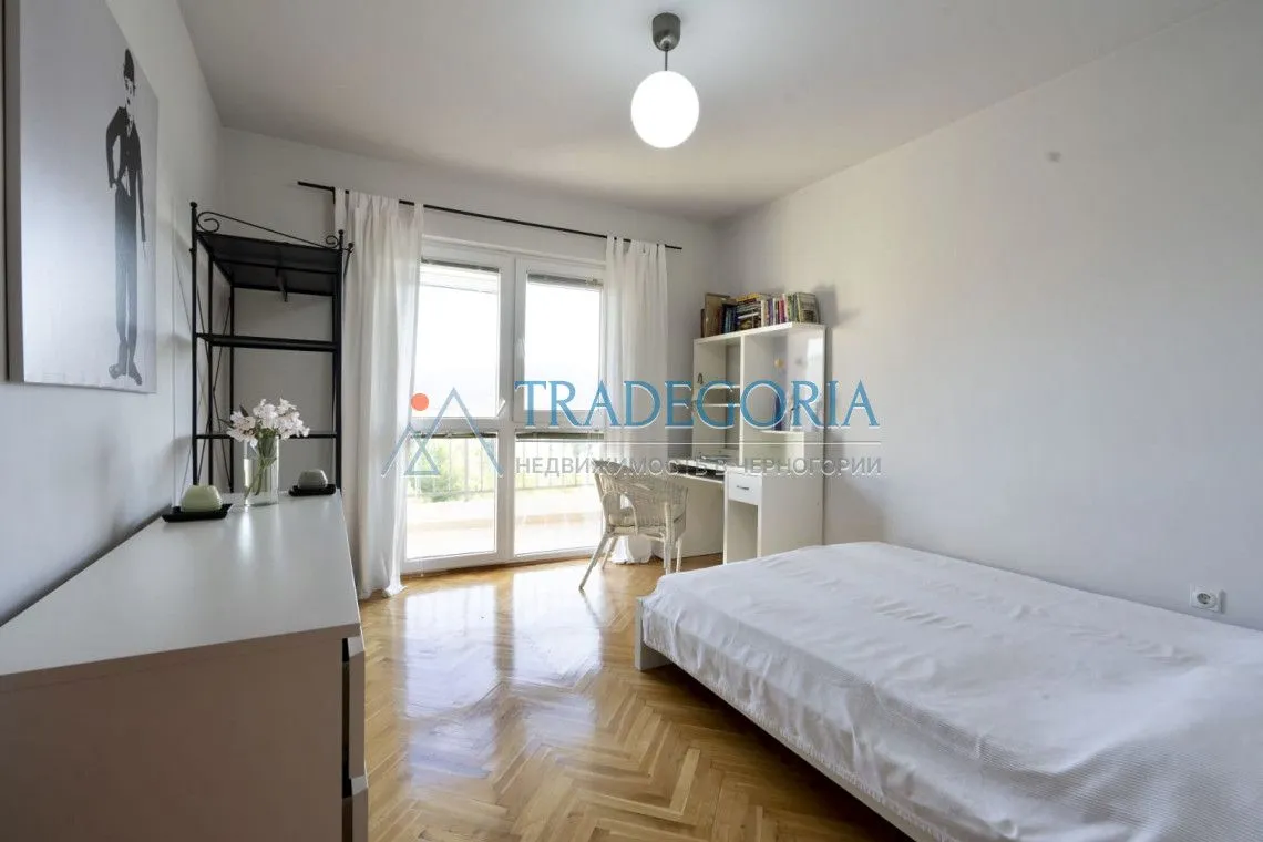 Prodaja, trosoban stan, 103m², Bar, Crna Gora