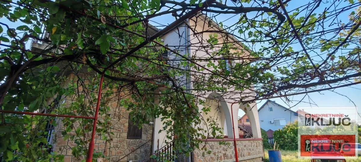 Prodaja, kuća, 163m², Futog, Novi Sad Sve Podlokacije