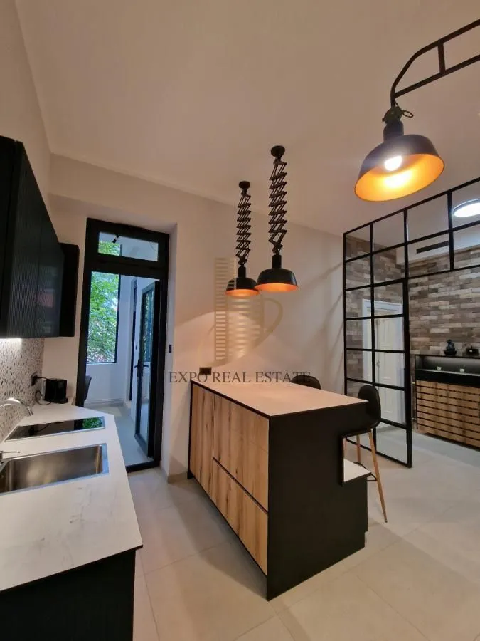 Prodaja, trosoban stan, 100m², Stari grad, Novi Sad