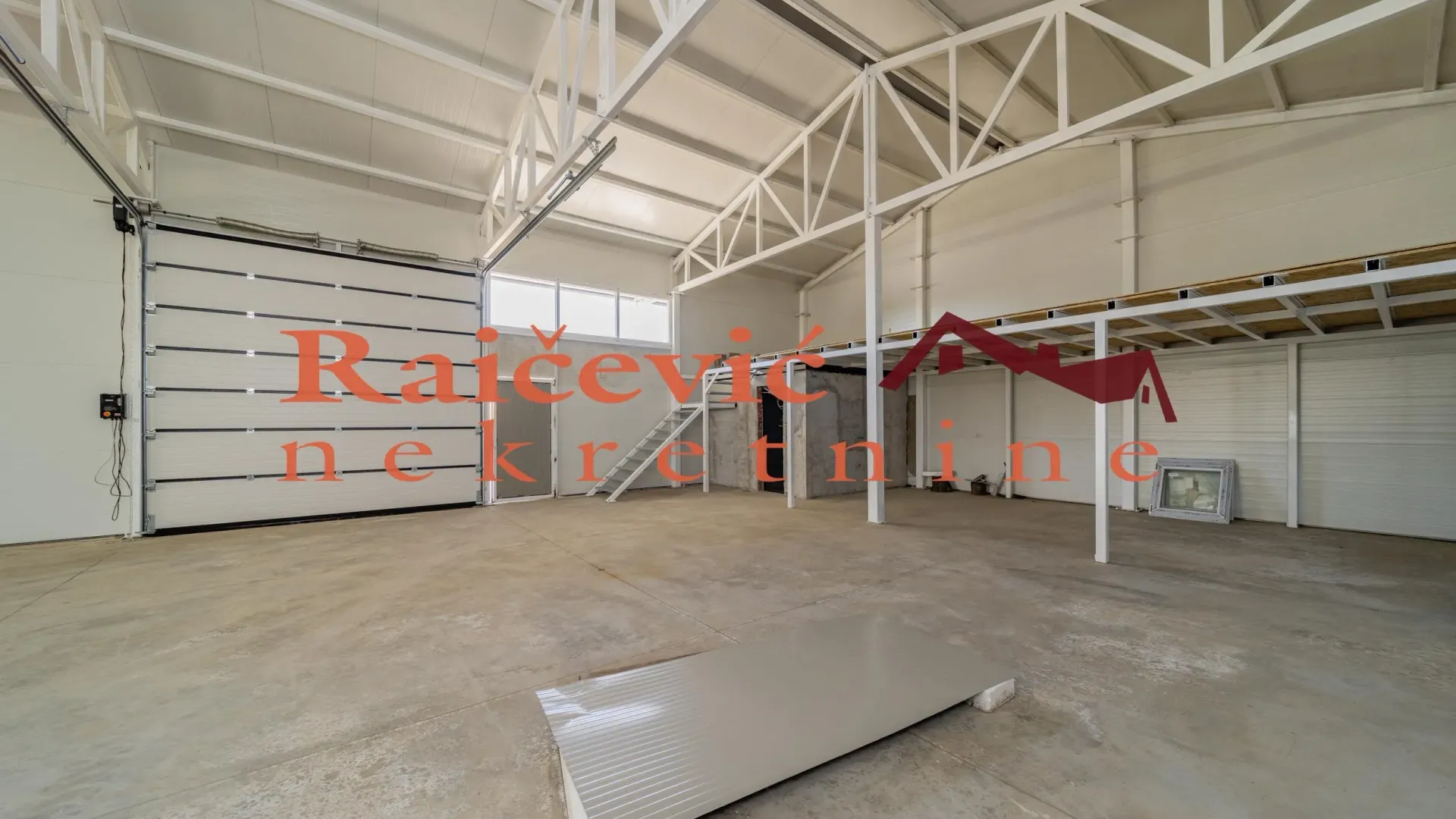 Rent, office space, 340m², Železnik, Beograd