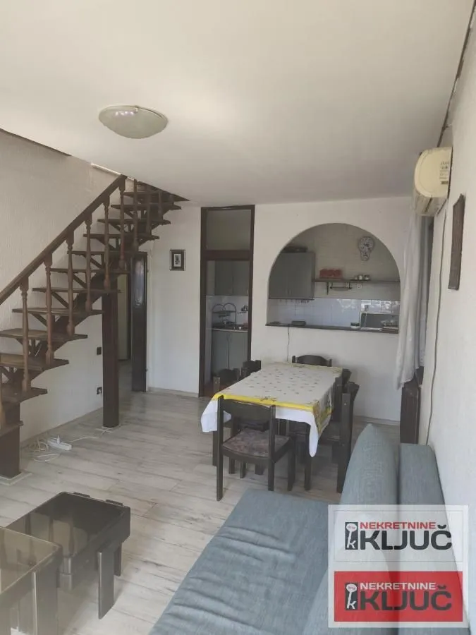 Prodaja, trosoban stan, 73m², Sajmište, Novi Sad