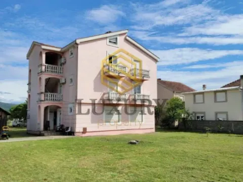 Izdavanje, dvosoban stan, 100m², Zlatica, Podgorica - image 6