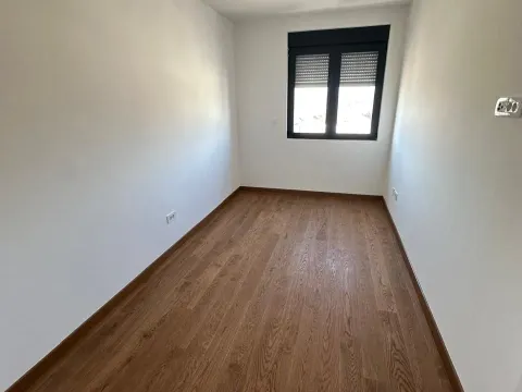 Prodaja, trosoban stan, 127m², Tološka šuma, Podgorica - image 4