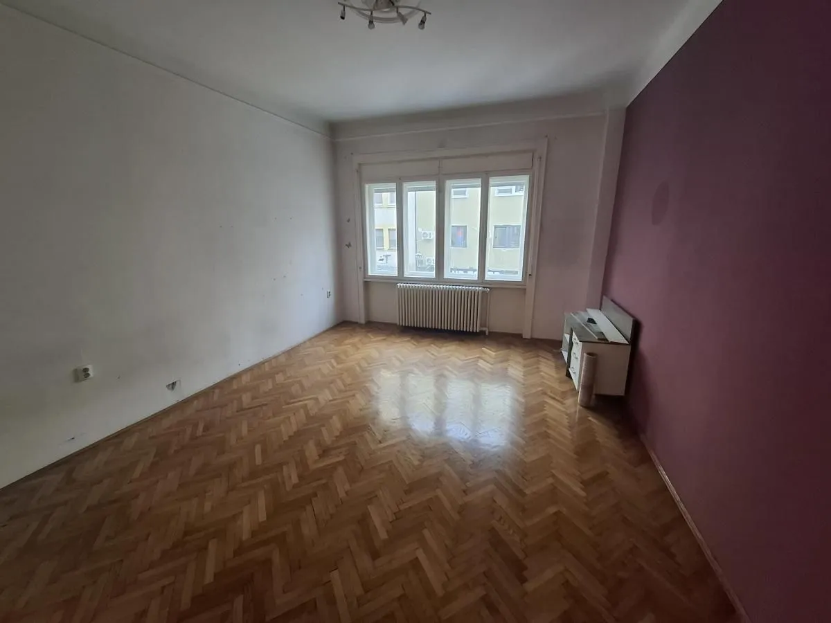 Izdavanje, trosoban stan, 122m², Centar, Novi Sad