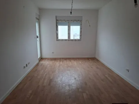 Prodaja, jednosoban stan, 42m², Zabjelo, Podgorica - image 5