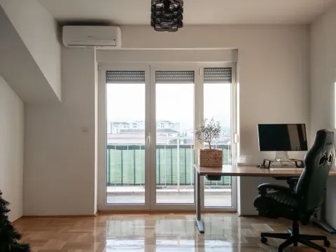 Prodaja, dvosoban stan, 75m², Stari Aerodrom, Podgorica - image 2