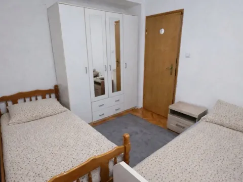 Rent, three bedroom apartment, 60m², Dumidran, Tivat - image 1