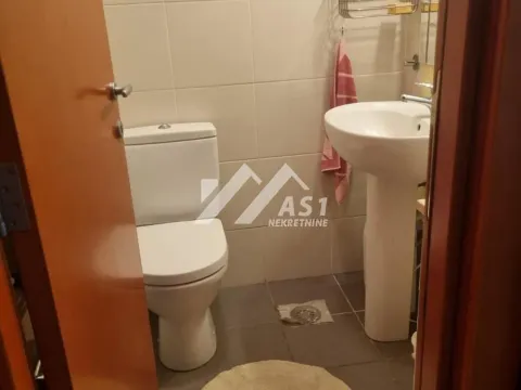 Izdavanje, trosoban stan, 105m², Centar, Novi Sad - image 8