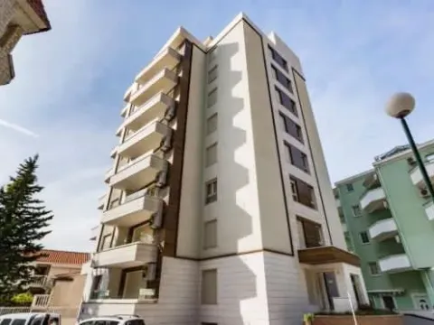 Sale, one bedroom apartment, 48m², Rafailovići, Budva - image 4