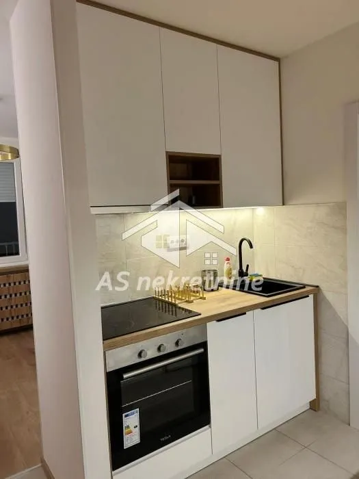 Izdavanje, stan, 34m², Stari Grad, Beograd