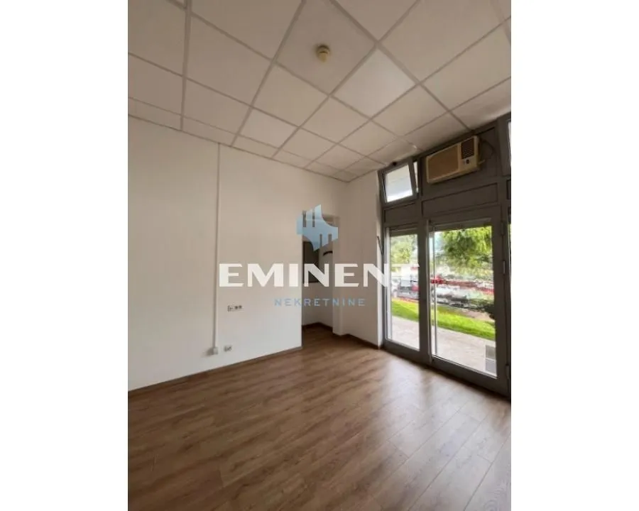 Izdavanje, poslovni prostor, 18m², Novi Beograd Blok 67, Novi Beograd Sve Podlokacije