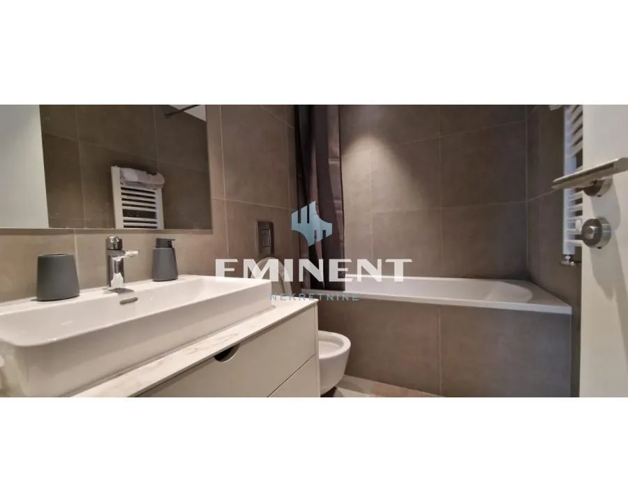 Prodaja, trosoban stan, 90m², Savski Venac, Beograd
