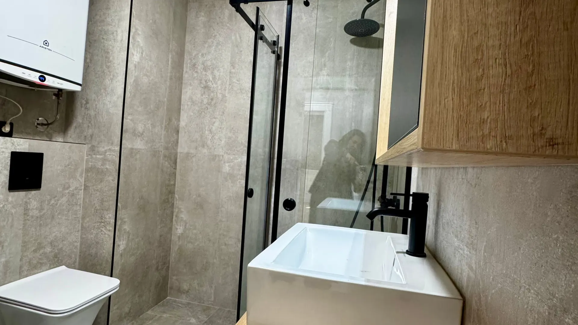 Izdavanje, jednosoban stan, 65m², Tološi, Podgorica