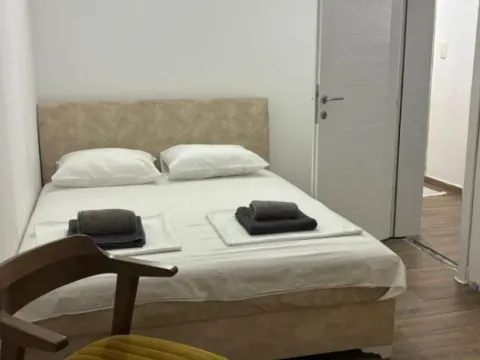 Rent, one bedroom apartment, 42m², Bulevar, Budva - image 2