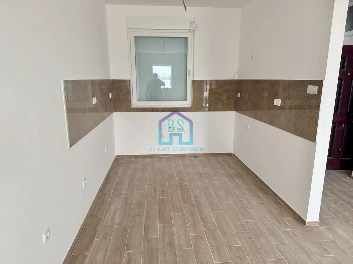 Prodaja, četvorosoban stan, 104m², Vidovdansko naselje, Novi Sad Sve Podlokacije