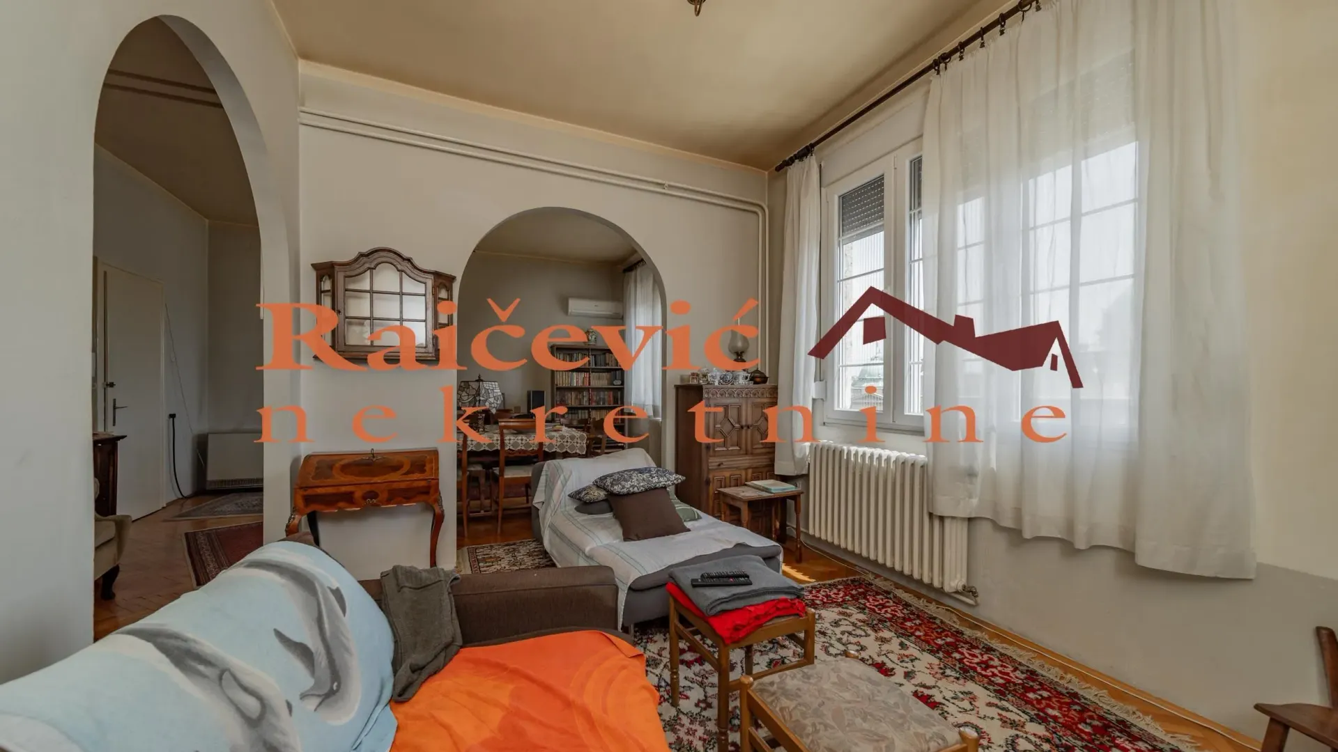 Prodaja, četvorosoban stan, 113m², Centar, Stara Pazova
