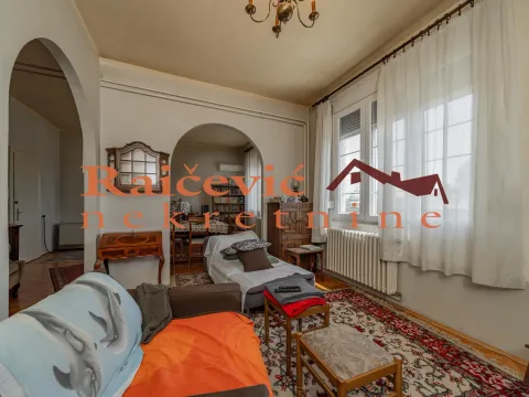 Prodaja, četvorosoban stan, 113m², Centar, Stara Pazova - image 4