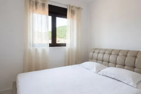 Rent, two bedroom apartment, 41m², Budva, Crna Gora - image 8