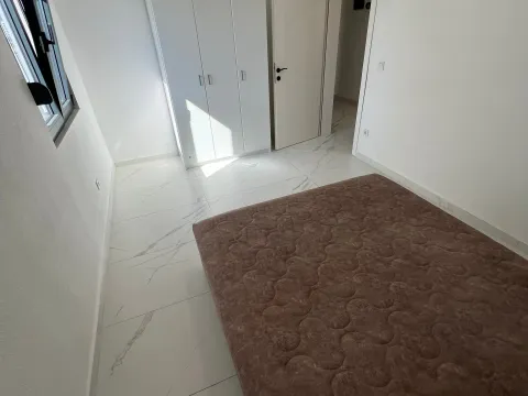 Izdavanje, dvosoban stan, 75m², Polje, Bar - image 7