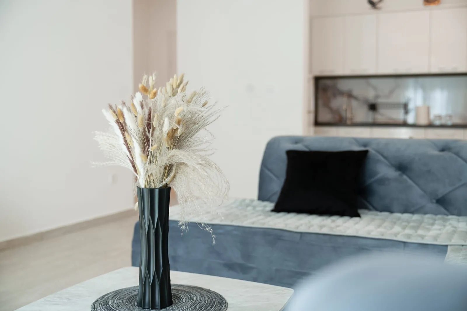 Izdavanje, jednosoban stan, 57m², Bečići, Budva