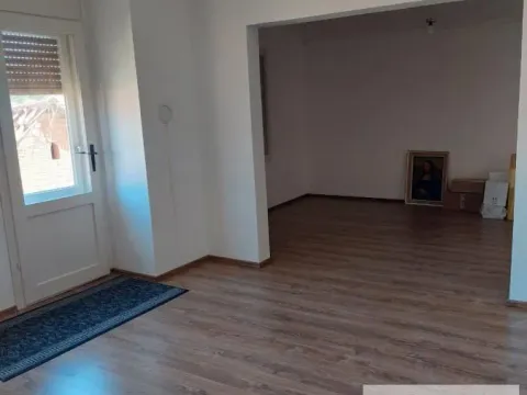 Prodaja, kuća, 200m², Novi Slankamen, Inđija - image 15