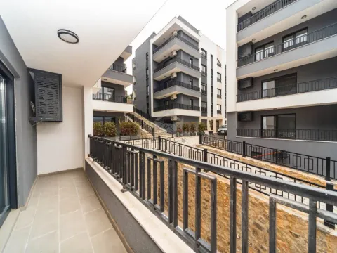 Izdavanje, dvosoban stan, 60m², Gorica C, Podgorica - image 5