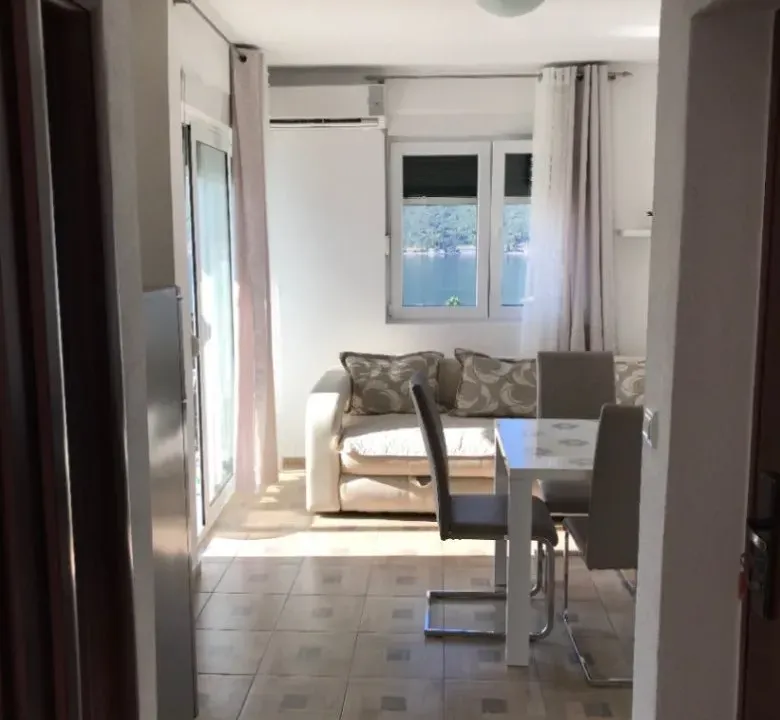 Rent, one bedroom apartment, 35m², Đenovići, Herceg Novi