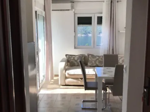 Rent, one bedroom apartment, 35m², Đenovići, Herceg Novi