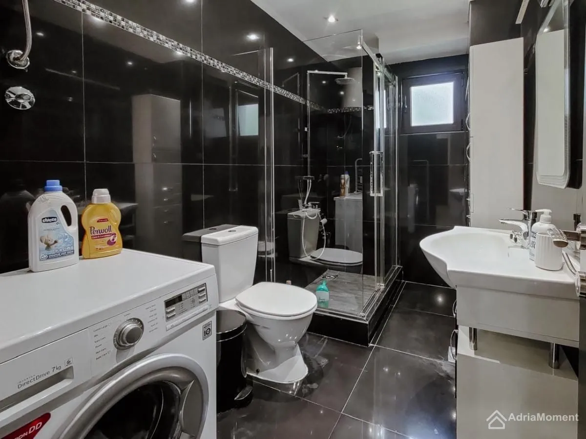 Prodaja, jednosoban stan, 47m², Dobrota, Kotor