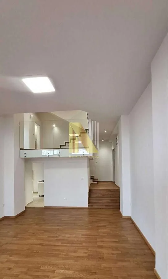 Rent, office space, 247m², Sremska Kamenica, Petrovaradin