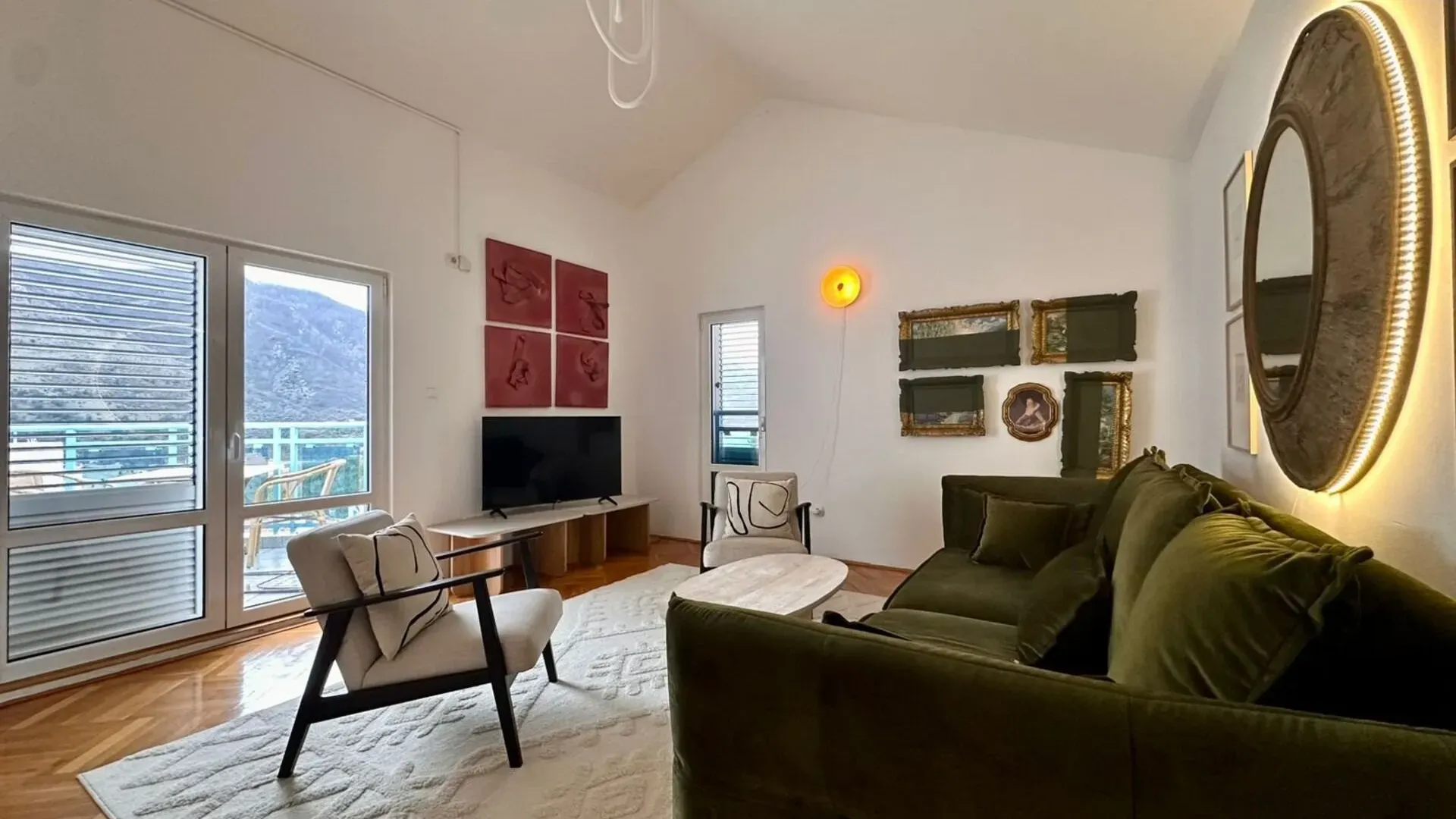 Prodaja, dvosoban stan, 97m², Dobrota, Kotor