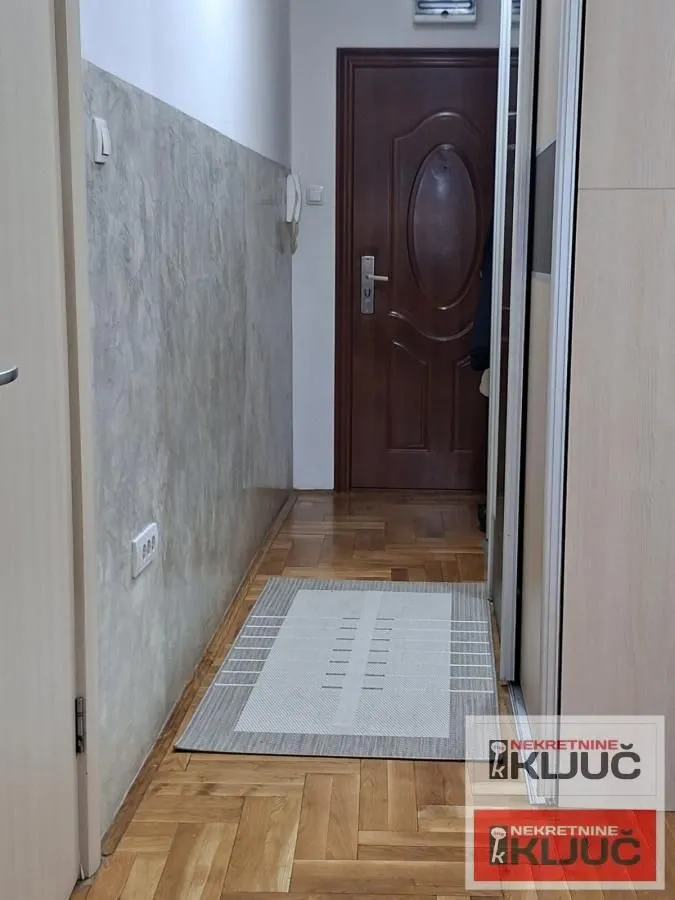 Prodaja, trosoban stan, 77m², Podbara, Novi Sad Sve Podlokacije