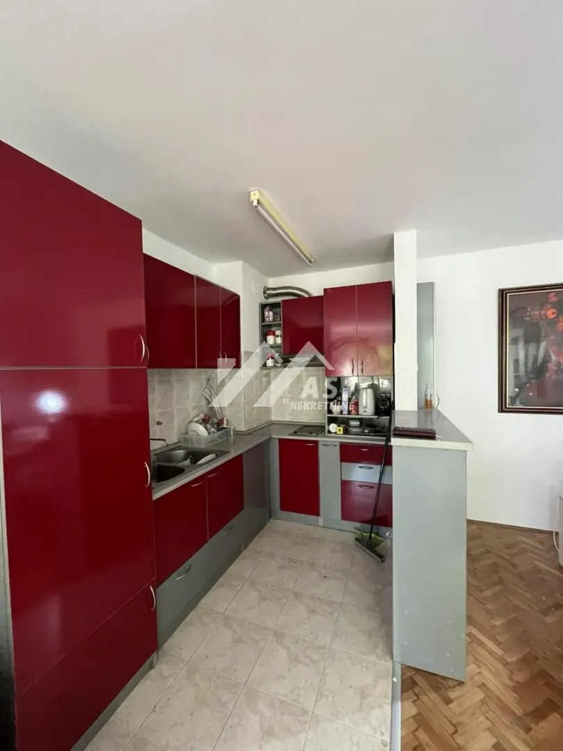 Izdavanje, dvosoban stan, 40m², Adamovićevo Naselje, Novi Sad Sve Podlokacije