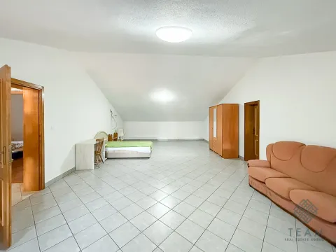 Rent, house, 400m², Zlatica, Podgorica - image 14