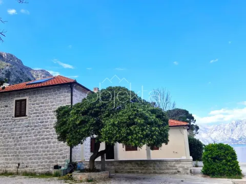 Prodaja, kuća, 130m², Kotor, Crna Gora - image 4