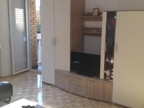 Izdavanje, dvosoban stan, 51m², Sajmište, Novi Sad - image 10