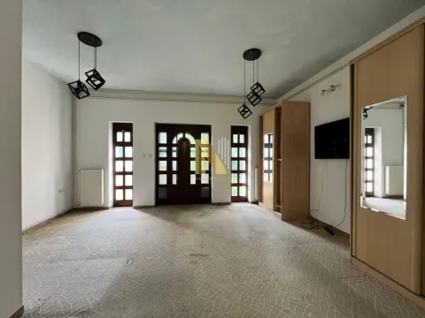 Izdavanje, kuća, 450m², Bulevar Evrope, Novi Sad Sve Podlokacije - image 6