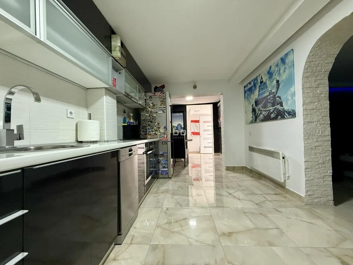Sale, house, 200m², Pantelej, Niš